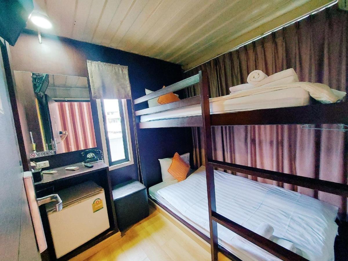 Retro Box Hotel Chumphon Exterior photo