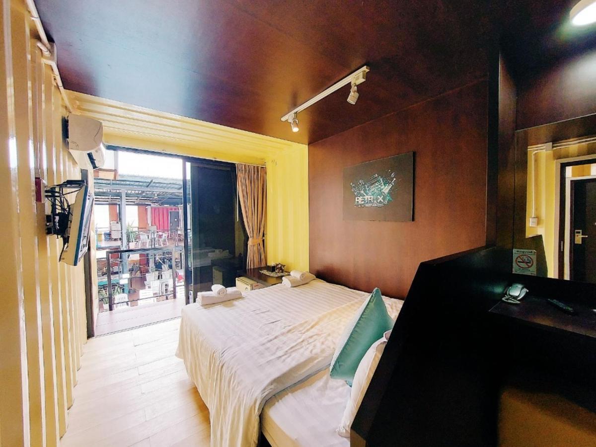 Retro Box Hotel Chumphon Exterior photo