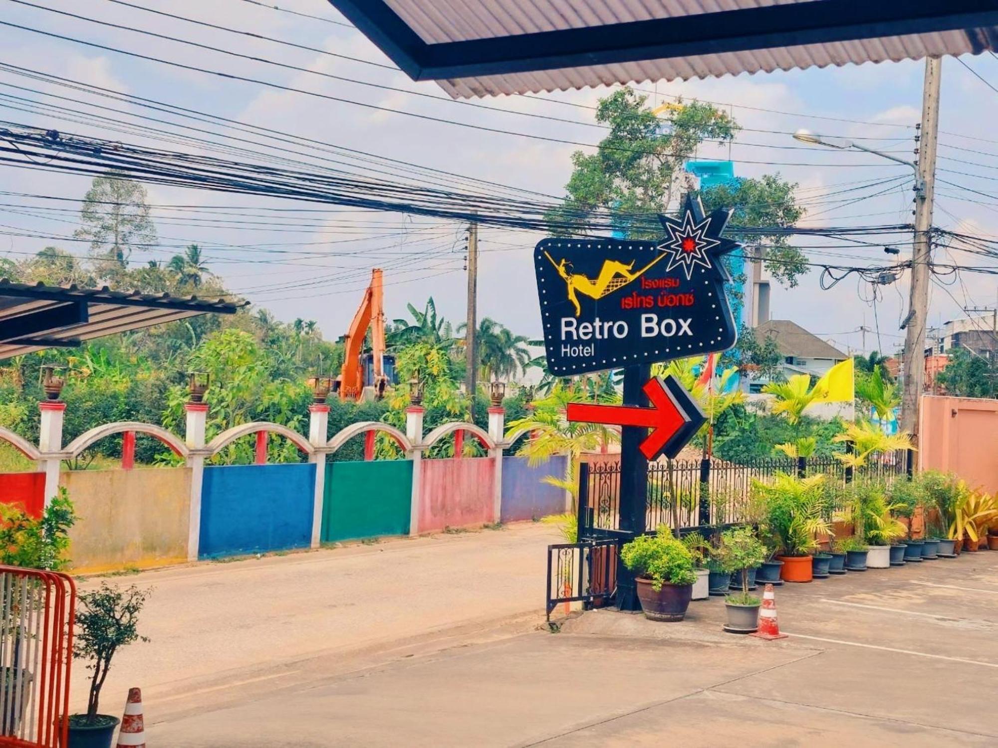 Retro Box Hotel Chumphon Exterior photo